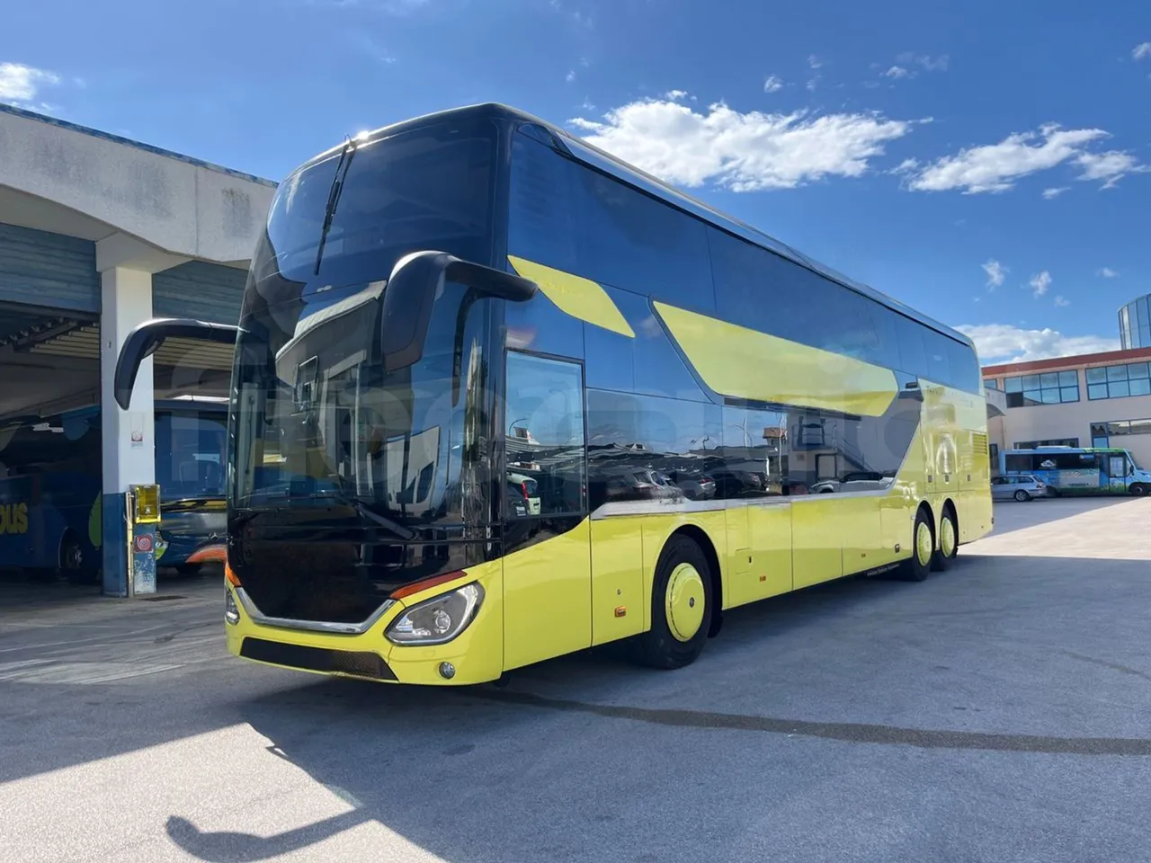 Setra S531 DT - EUR6 - 375kW - 14m - 3/4 front left