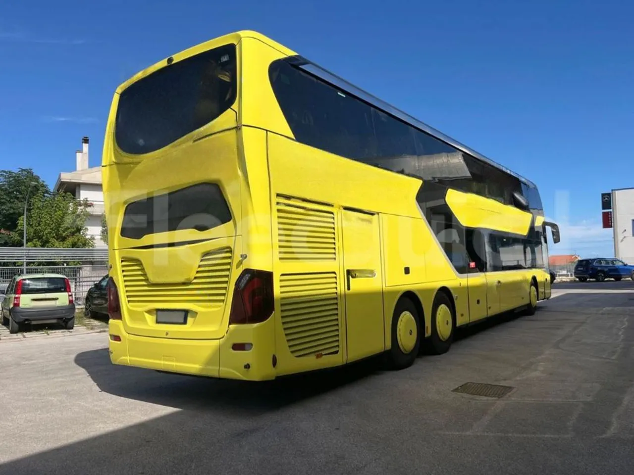 Setra S531 DT - EUR6 - 375kW - 14m - 3/4 right rear doors closed