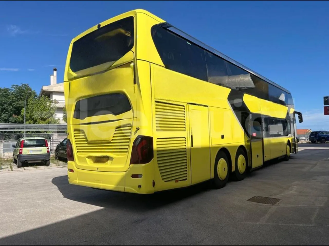 Setra S531 DT - EUR6 - 375kW - 14m - 3/4 right rear doors open