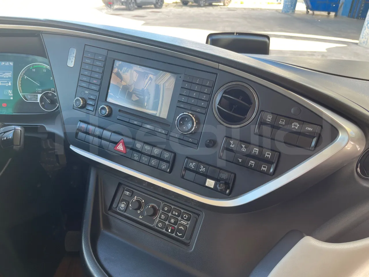Setra S531 DT - EUR6 - 375kW - 14m - radio accessories photo