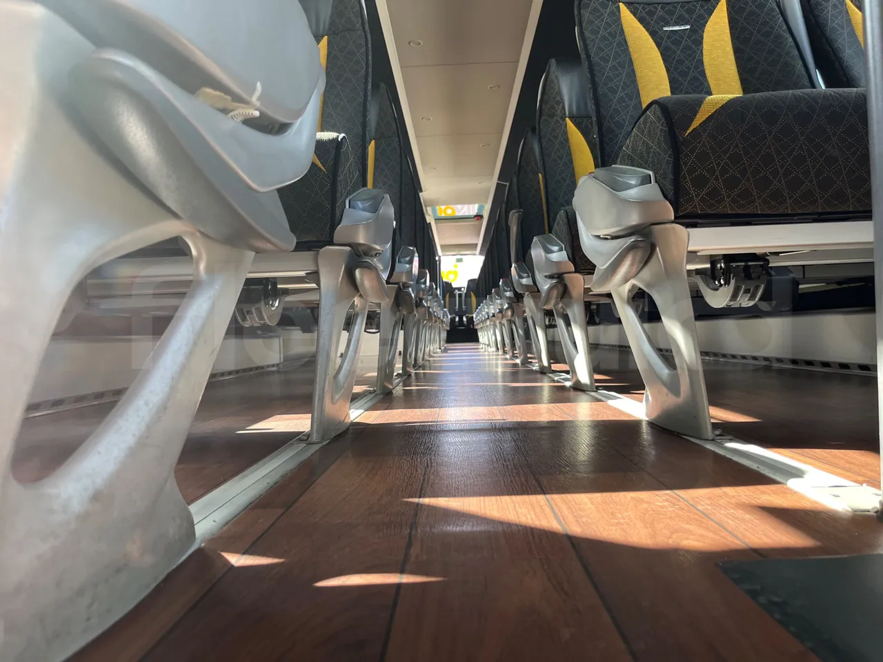 Setra S531 DT - EUR6 - 375kW - 14m - seat brackets photo