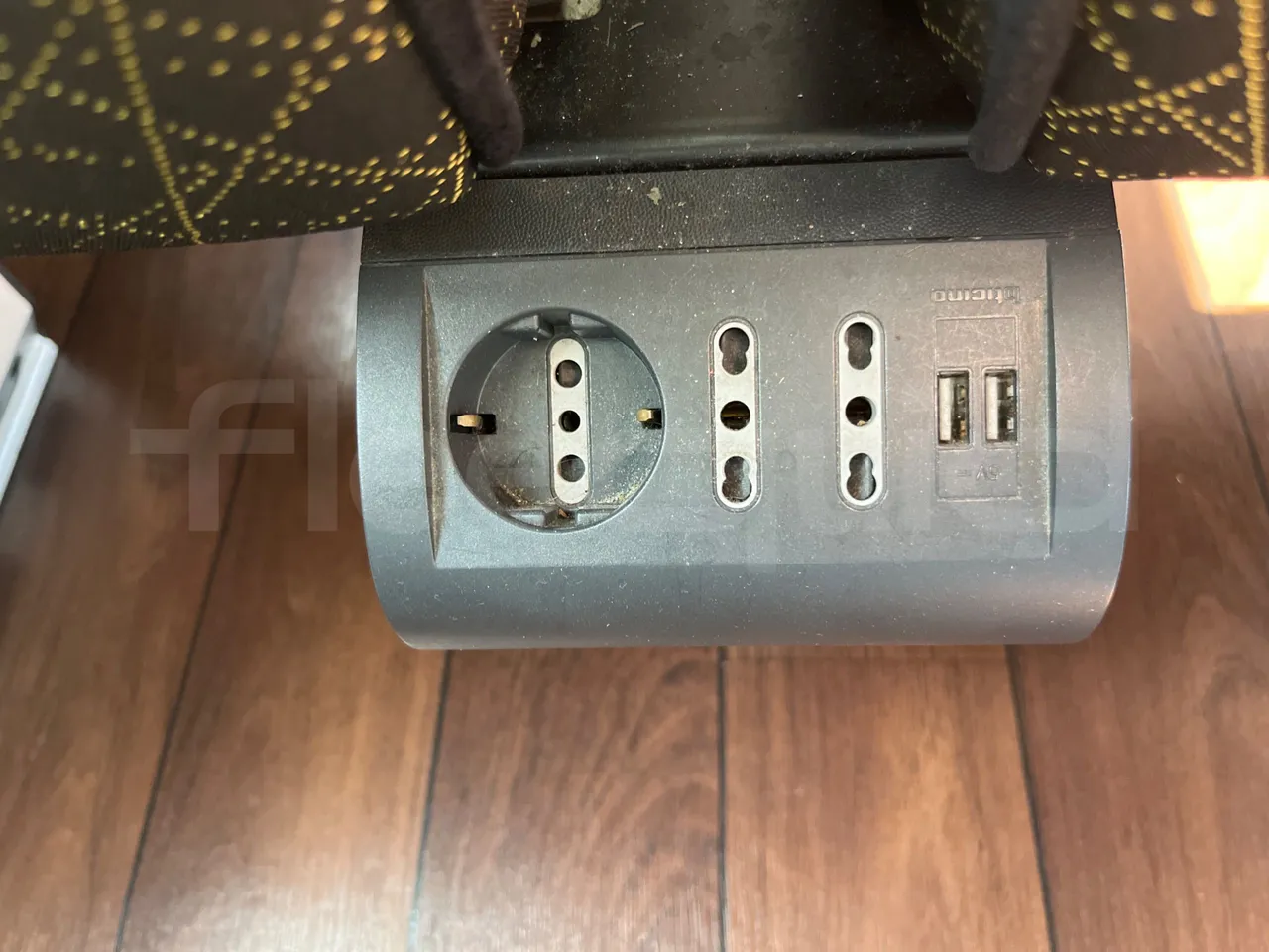 Setra S531 DT - EUR6 - 375kW - 14m - usb charging detail