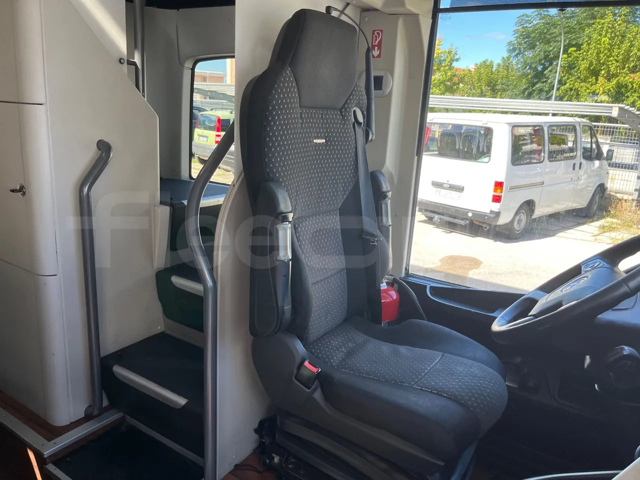 Setra S531 DT - EUR6 - 375kW - 14m - driver's seat photo