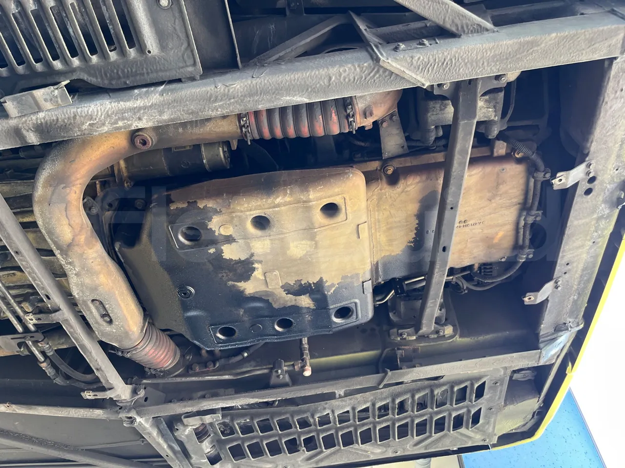 Setra S531 DT - EUR6 - 375kW - 14m - engine without protection