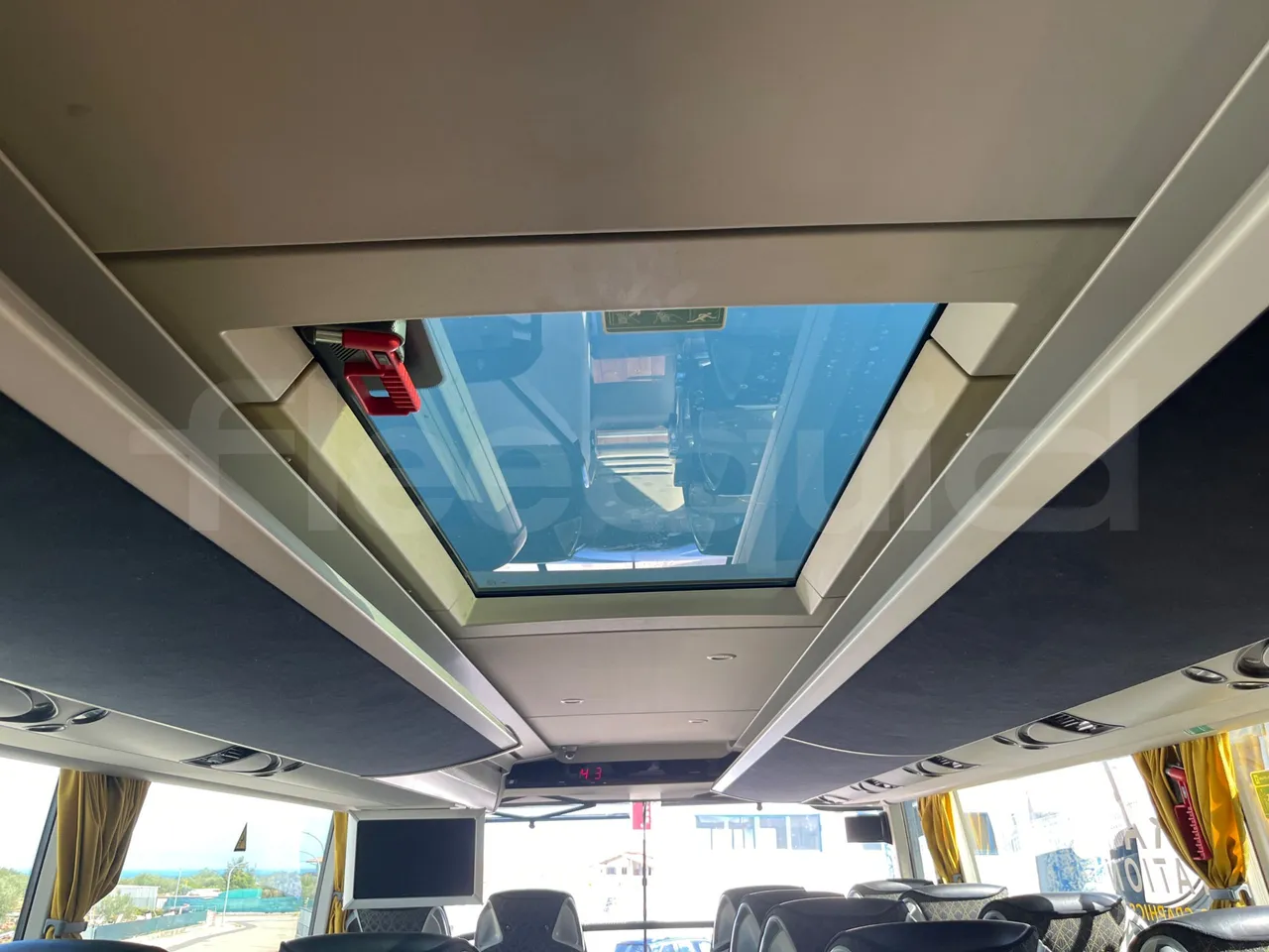 Setra S531 DT - EUR6 - 375kW - 14m - roof hatch 2