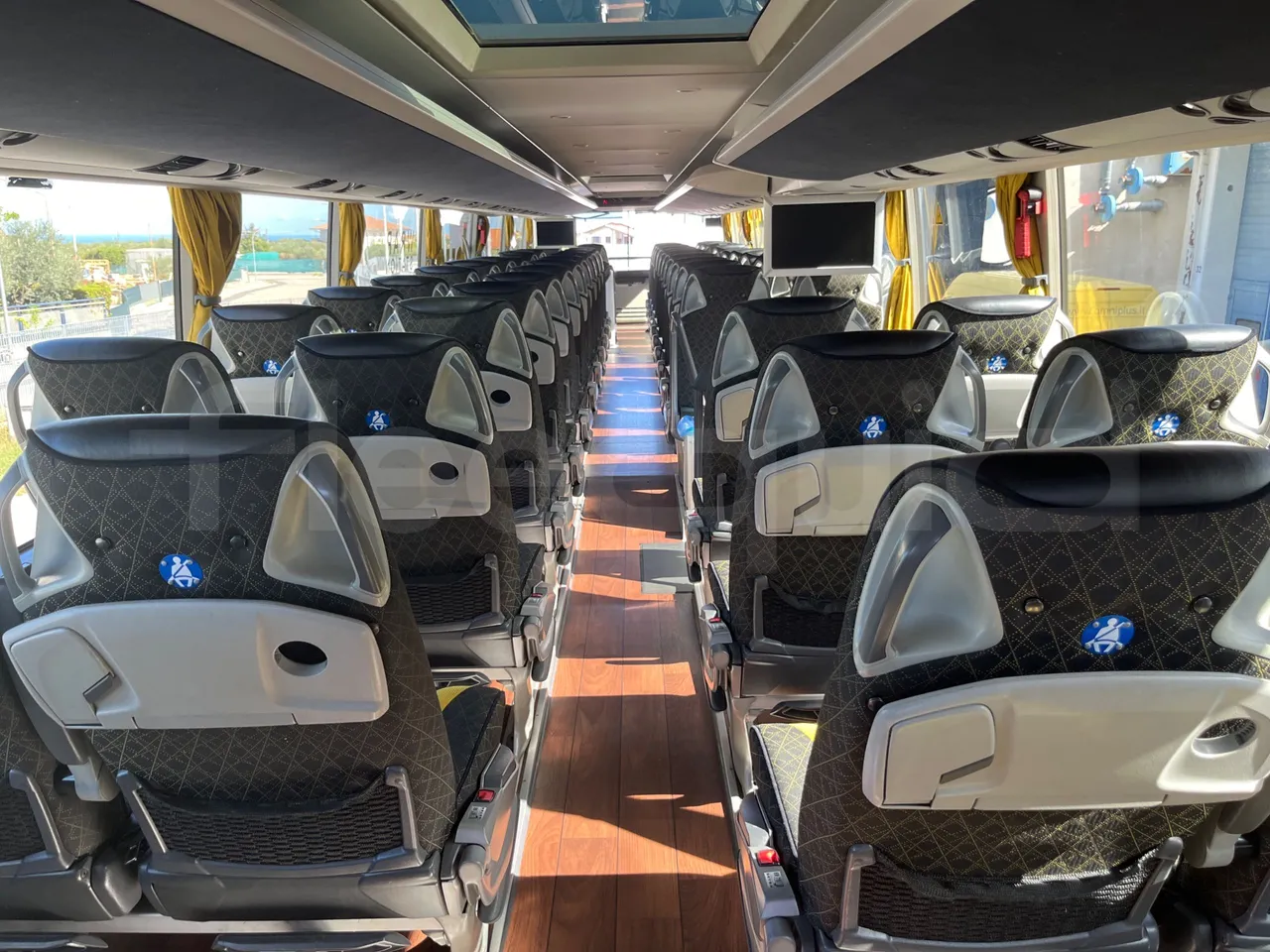 Setra S531 DT - EUR6 - 375kW - 14m - forward view all seats last row height