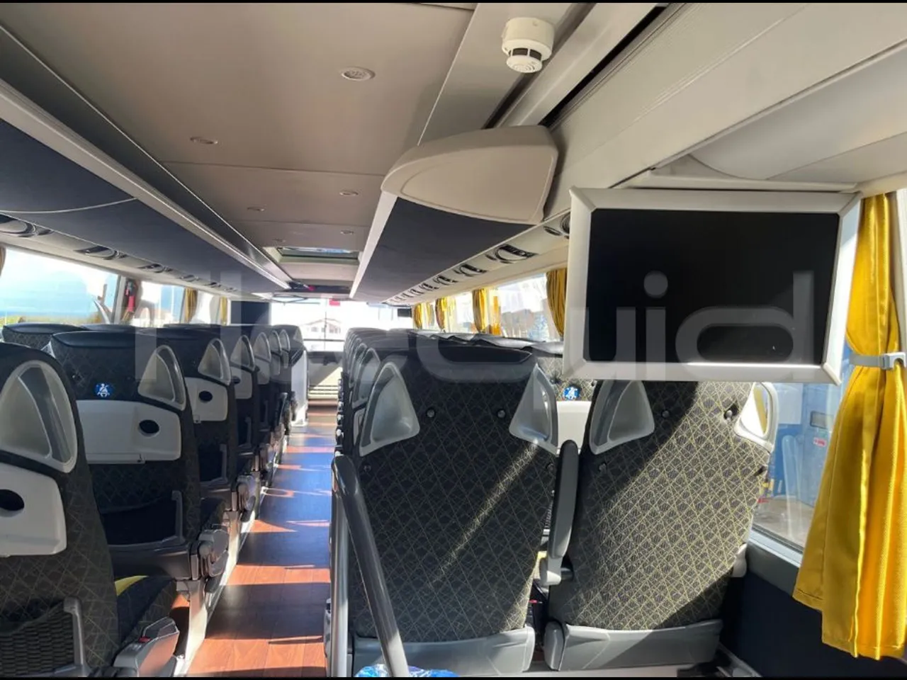 Setra S531 DT - EUR6 - 375kW - 14m - monitor detail photo
