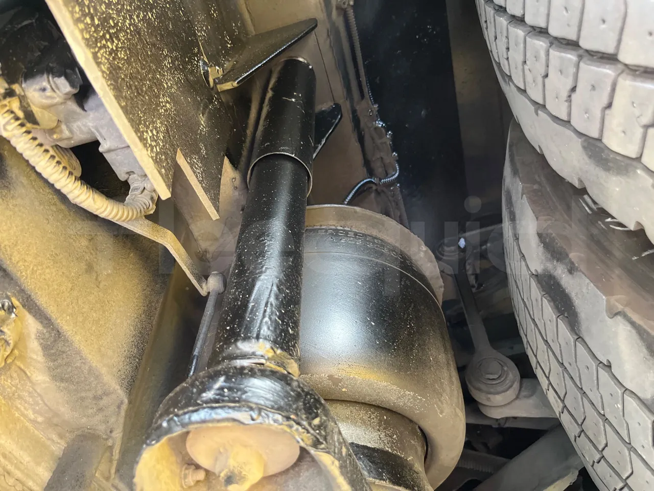 Setra S531 DT - EUR6 - 375kW - 14m - axle 2 shock absorbers 1 left