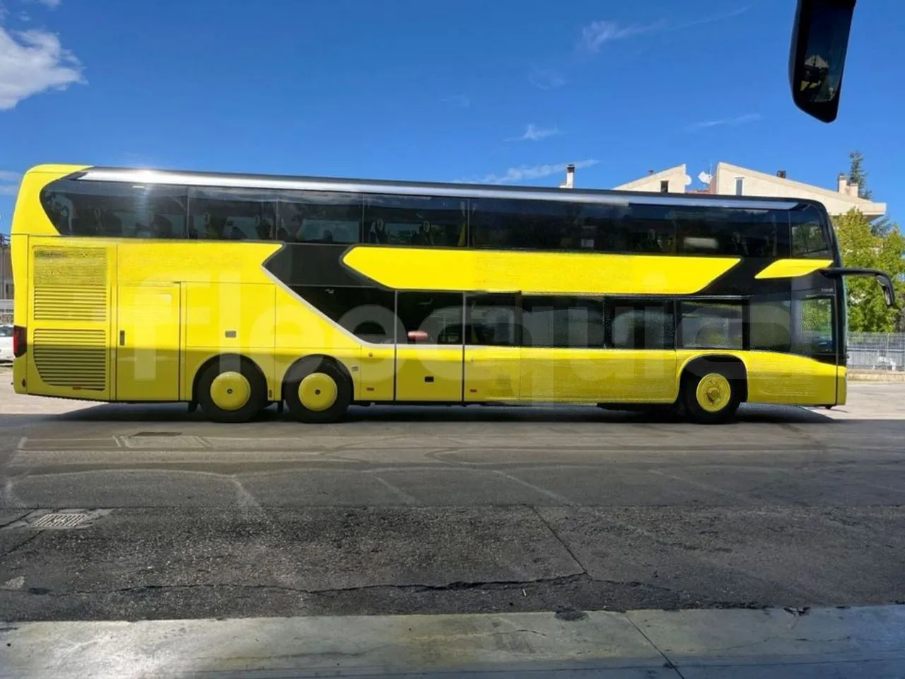 Setra S531 DT - EUR6 - 375kW - 14m - right side doors closed