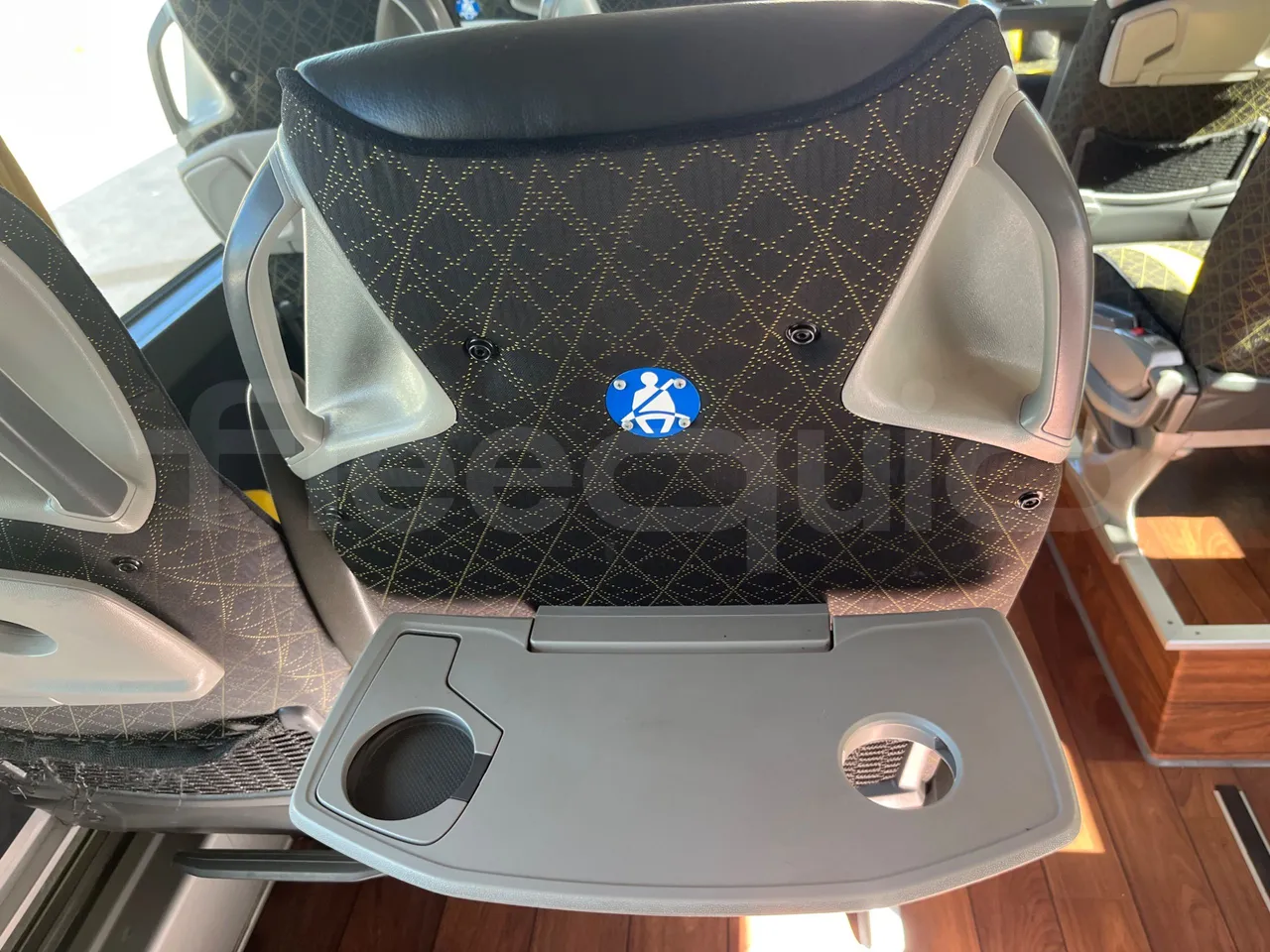 Setra S531 DT - EUR6 - 375kW - 14m - table detail photo