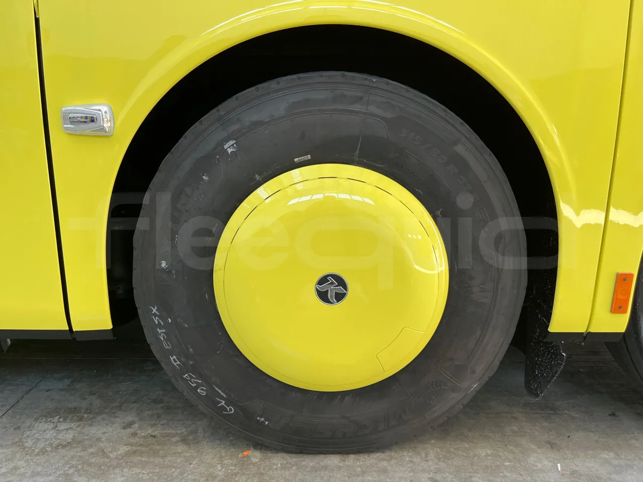 Setra S531 DT - EUR6 - 375kW - 14m - rear left tire photo