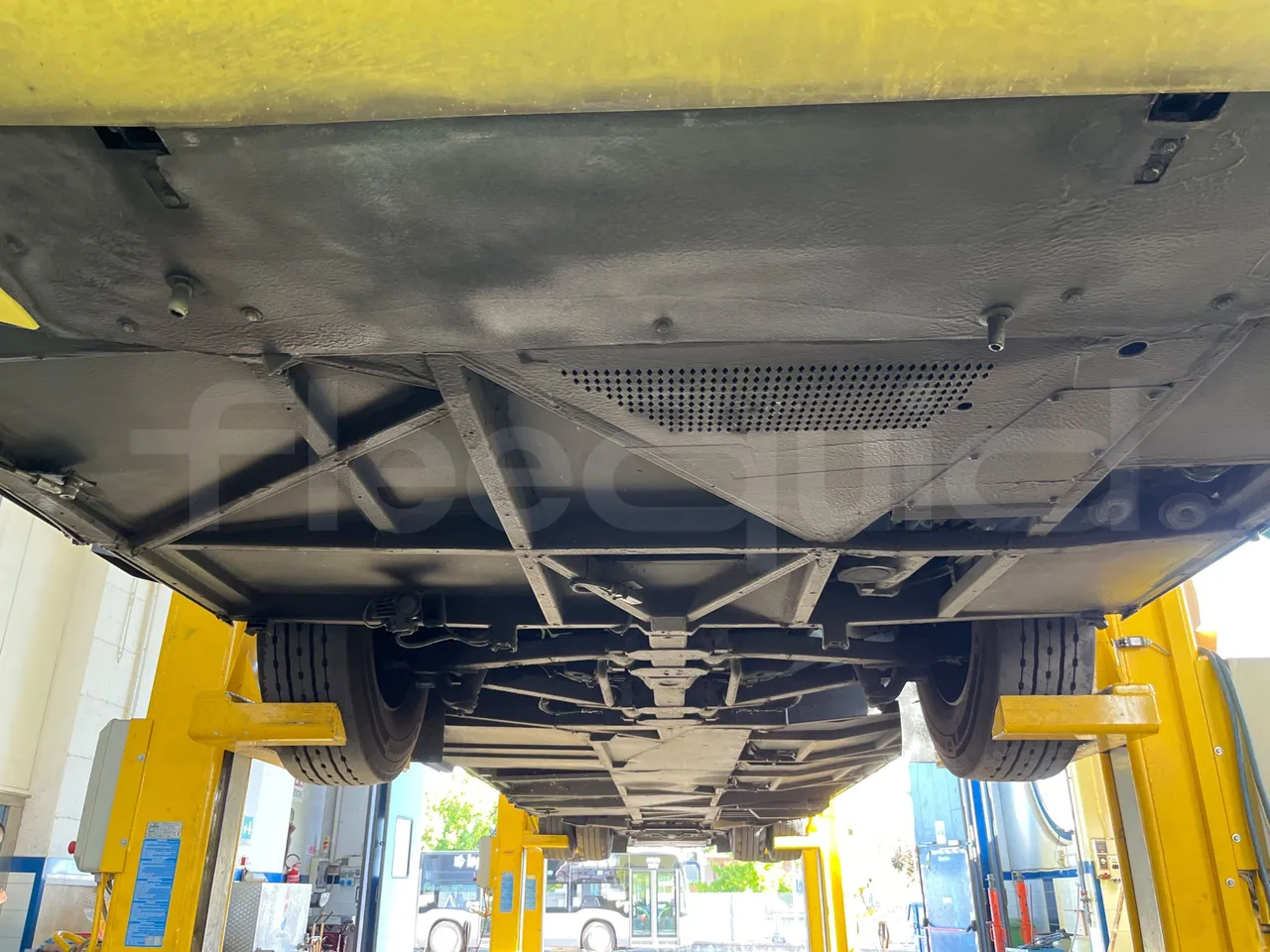 Setra S531 DT - EUR6 - 375kW - 14m - front undercarriage from front