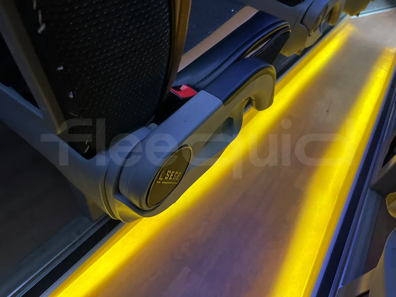 Mercedes-Benz Sprinter Bus prestige - EUR6 - 140kW - 7.765m - armrest detail photo