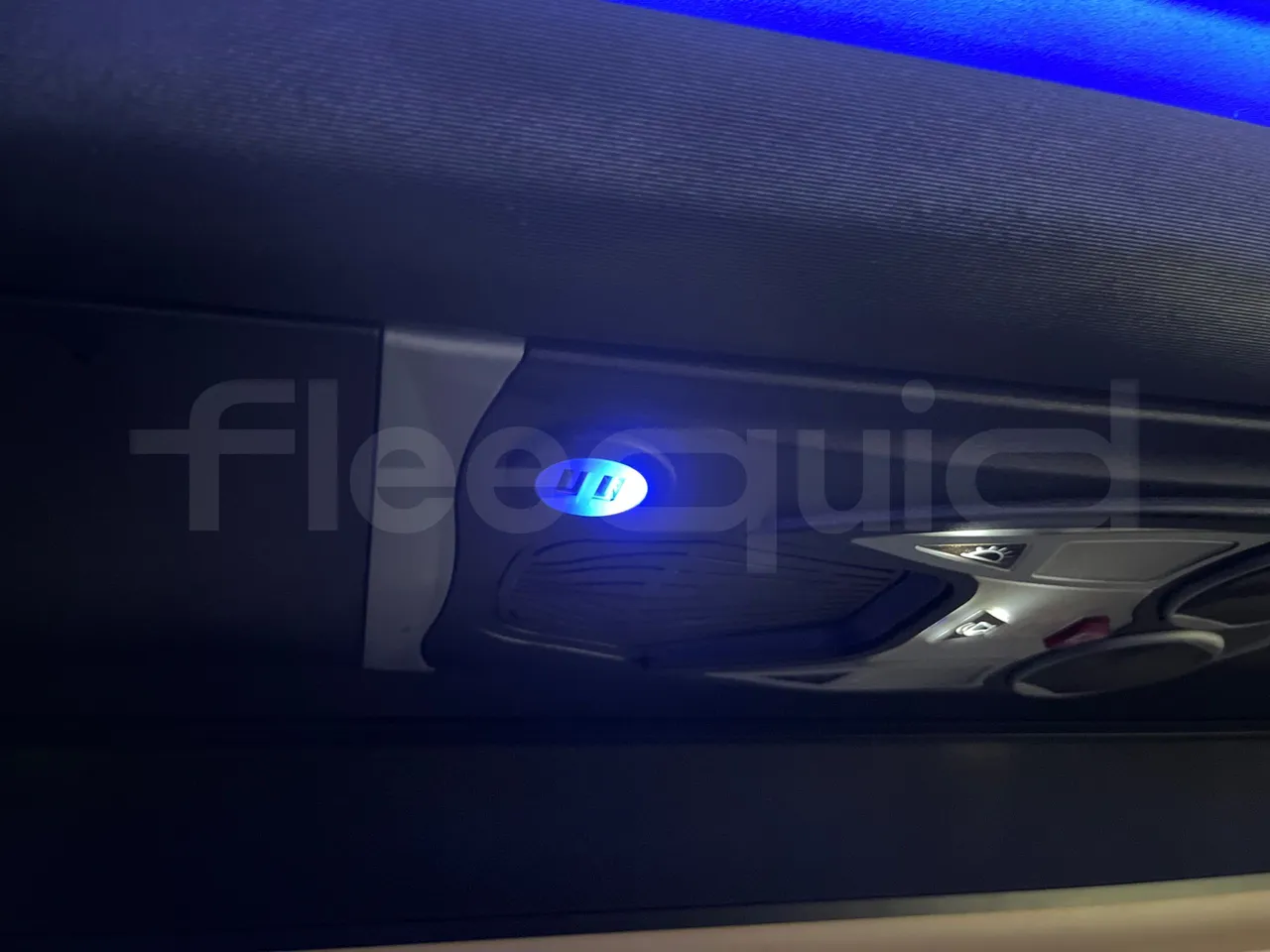 Mercedes-Benz Sprinter Bus prestige - EUR6 - 140kW - 7.765m - usb charging detail