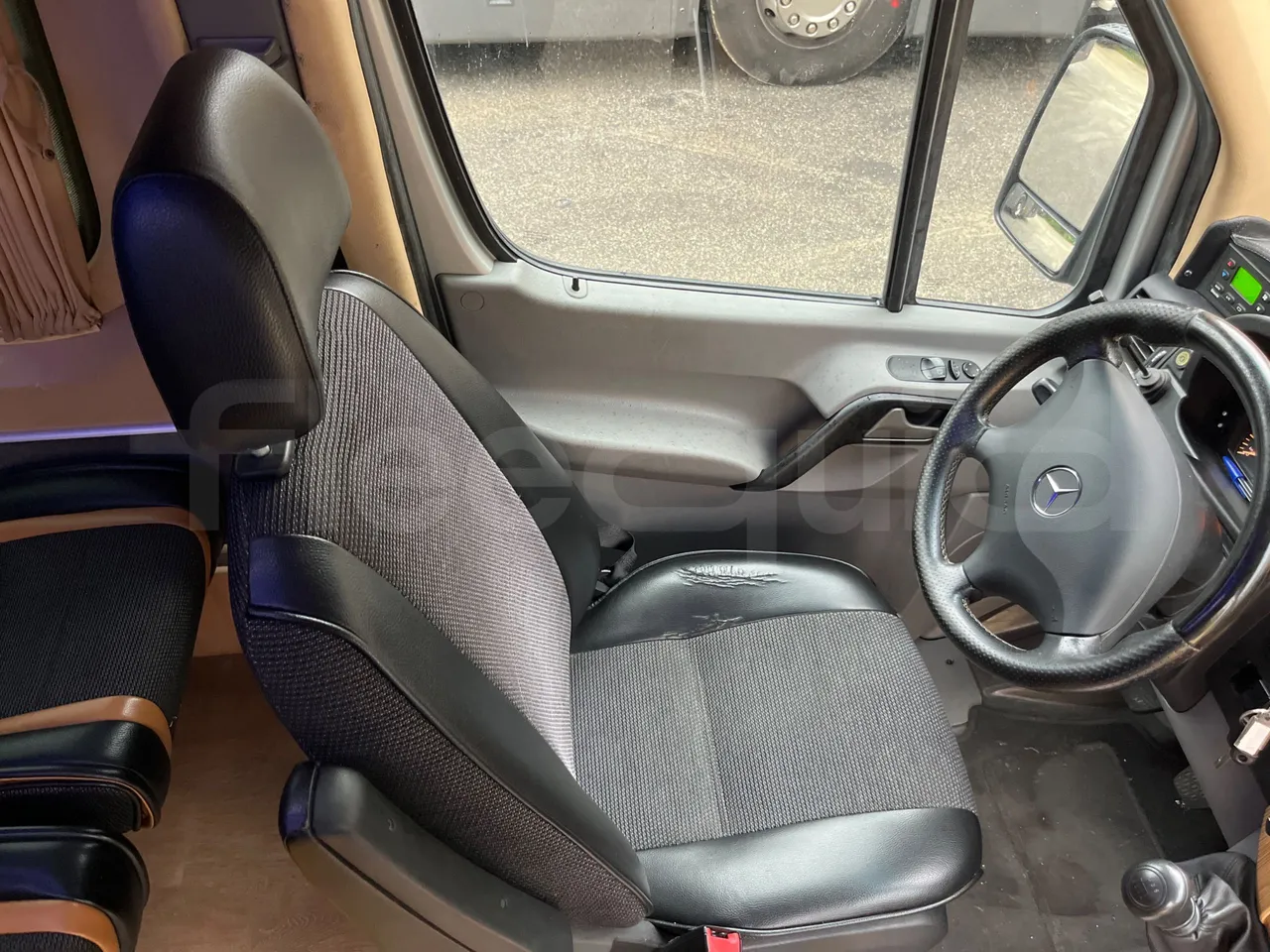Mercedes-Benz Sprinter Bus prestige - EUR6 - 140kW - 7.765m - driver's seat photo