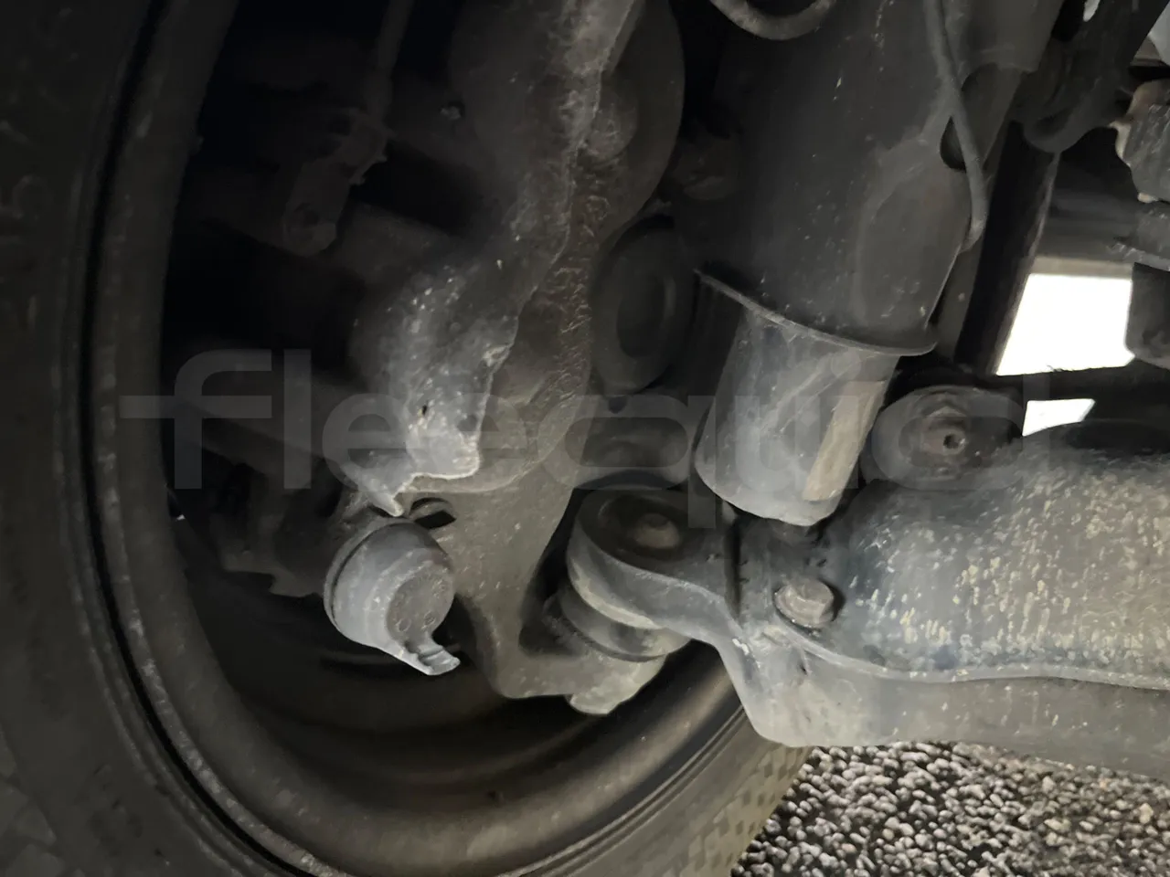 Mercedes-Benz Sprinter Bus prestige - EUR6 - 140kW - 7.765m - front brake calipers left