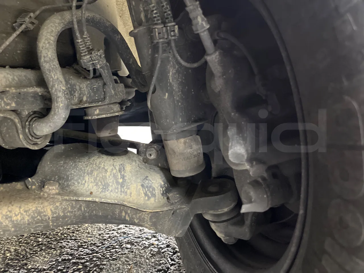 Mercedes-Benz Sprinter Bus prestige - EUR6 - 140kW - 7.765m - front brake calipers right