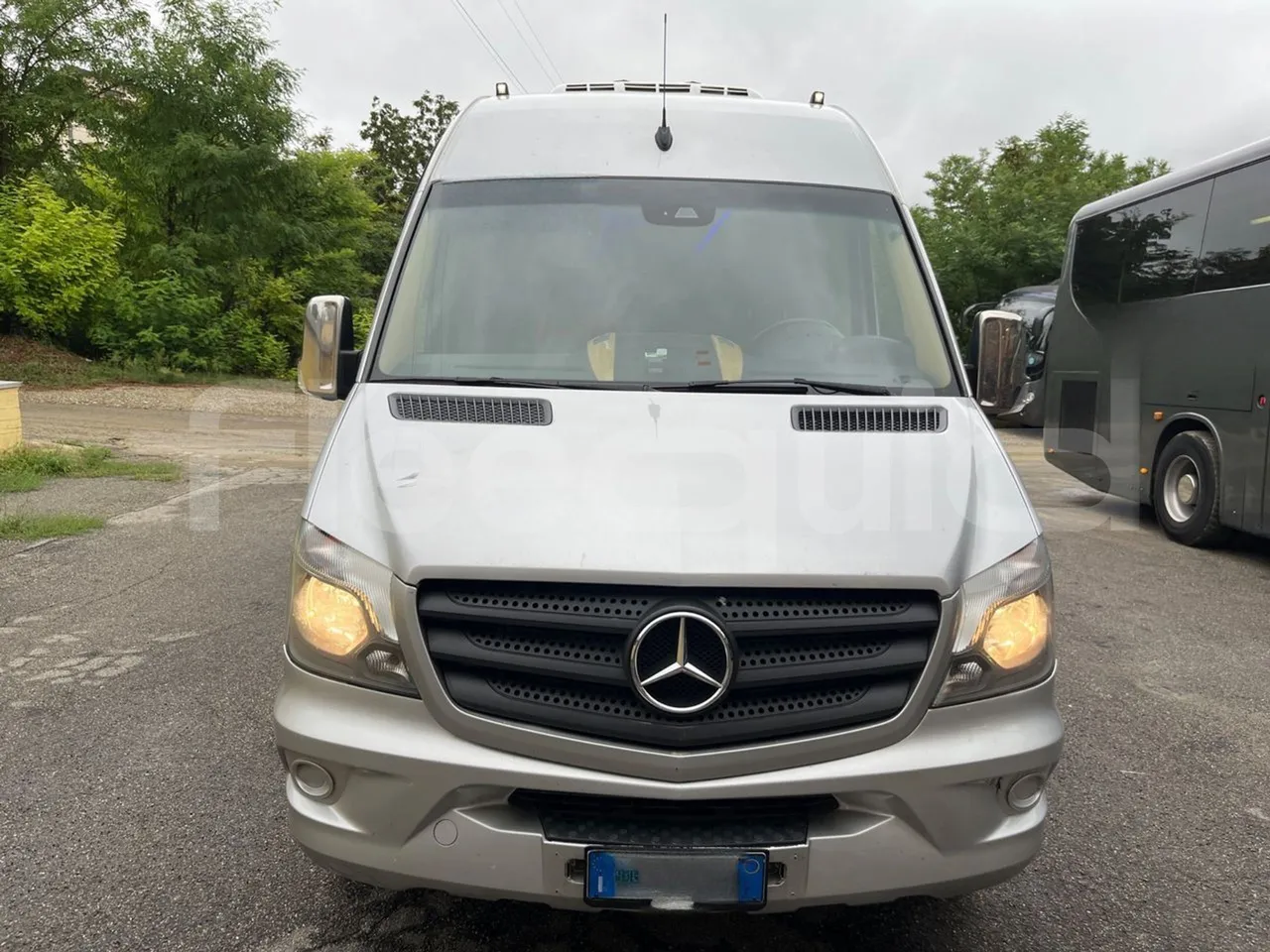 Mercedes-Benz Sprinter Bus prestige - EUR6 - 140kW - 7.765m - front photo