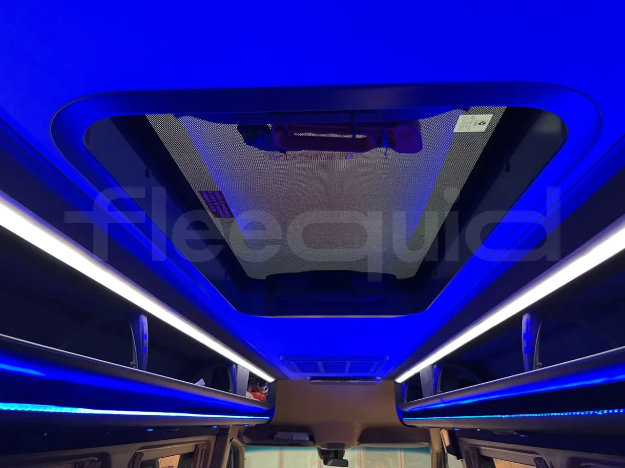 Mercedes-Benz Sprinter Bus prestige - EUR6 - 140kW - 7.765m - roof hatch 1