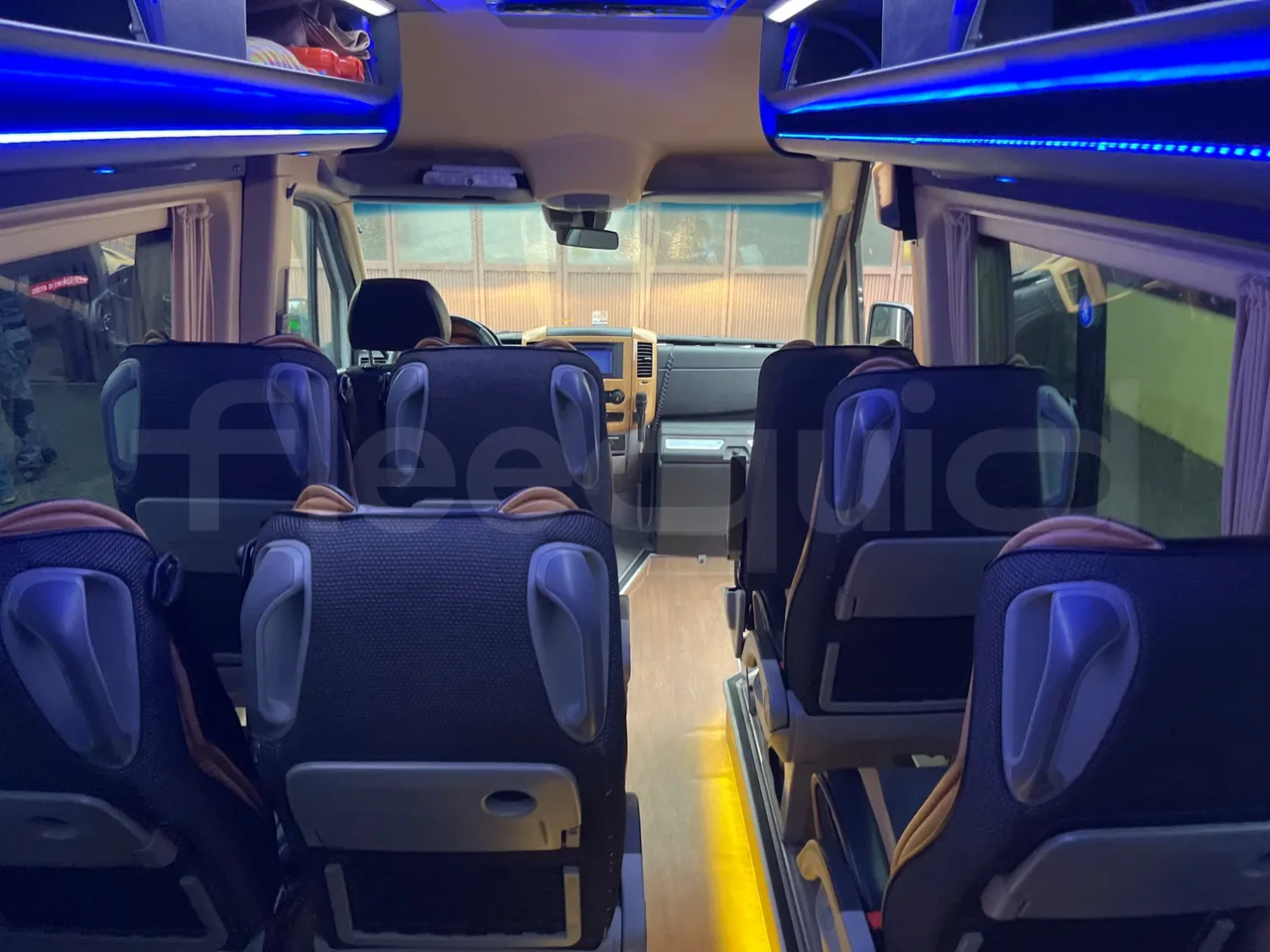 Mercedes-Benz Sprinter Bus prestige - EUR6 - 140kW - 7.765m - forward view middle aisle