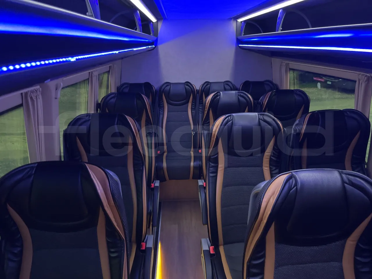 Mercedes-Benz Sprinter Bus prestige - EUR6 - 140kW - 7.765m - reverse view middle aisle