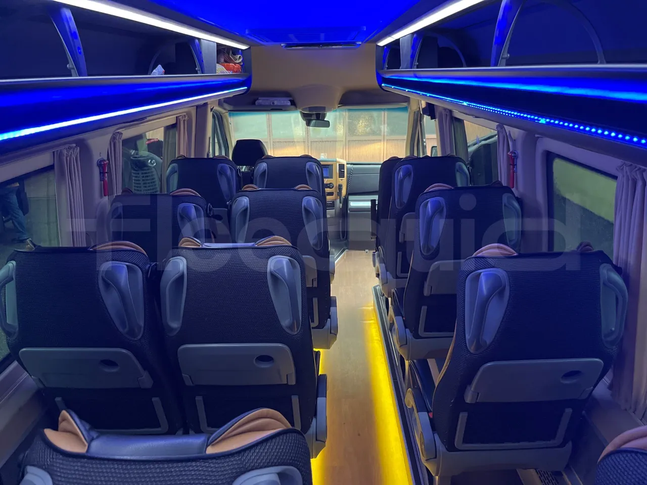 Mercedes-Benz Sprinter Bus prestige - EUR6 - 140kW - 7.765m - forward view all seats last row height