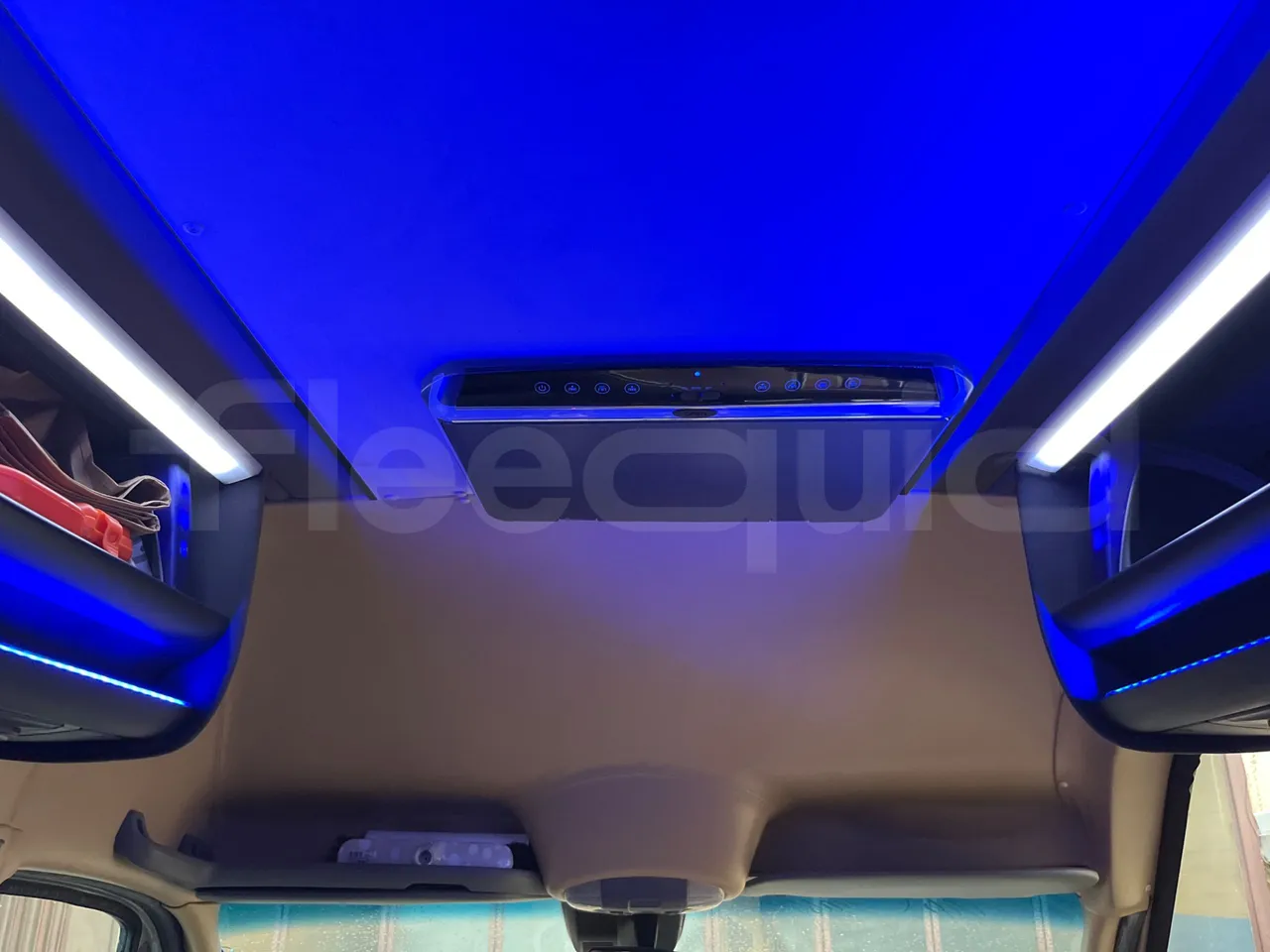 Mercedes-Benz Sprinter Bus prestige - EUR6 - 140kW - 7.765m - monitor detail photo