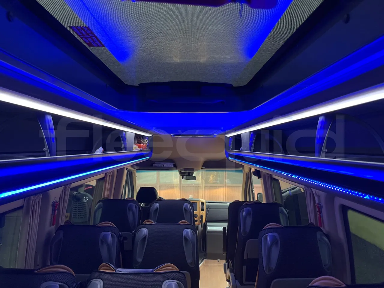 Mercedes-Benz Sprinter Bus prestige - EUR6 - 140kW - 7.765m - overhead compartments photo