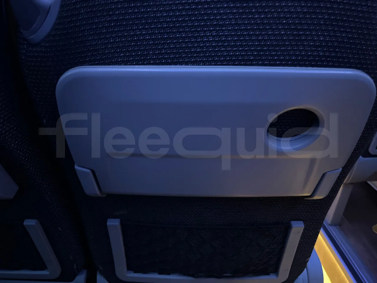 Mercedes-Benz Sprinter Bus prestige - EUR6 - 140kW - 7.765m - table detail photo