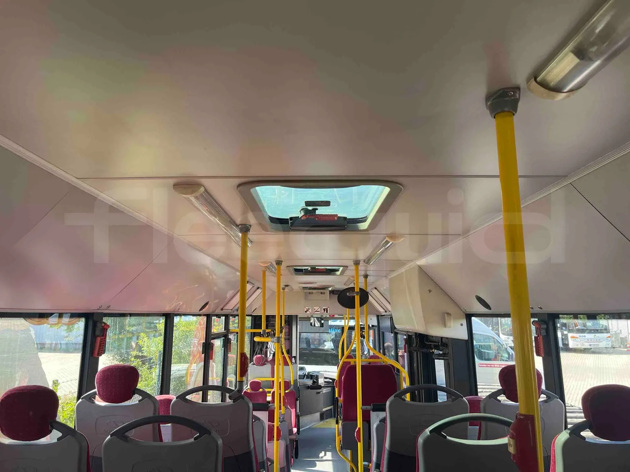Solaris Urbino - Overhead Compartments