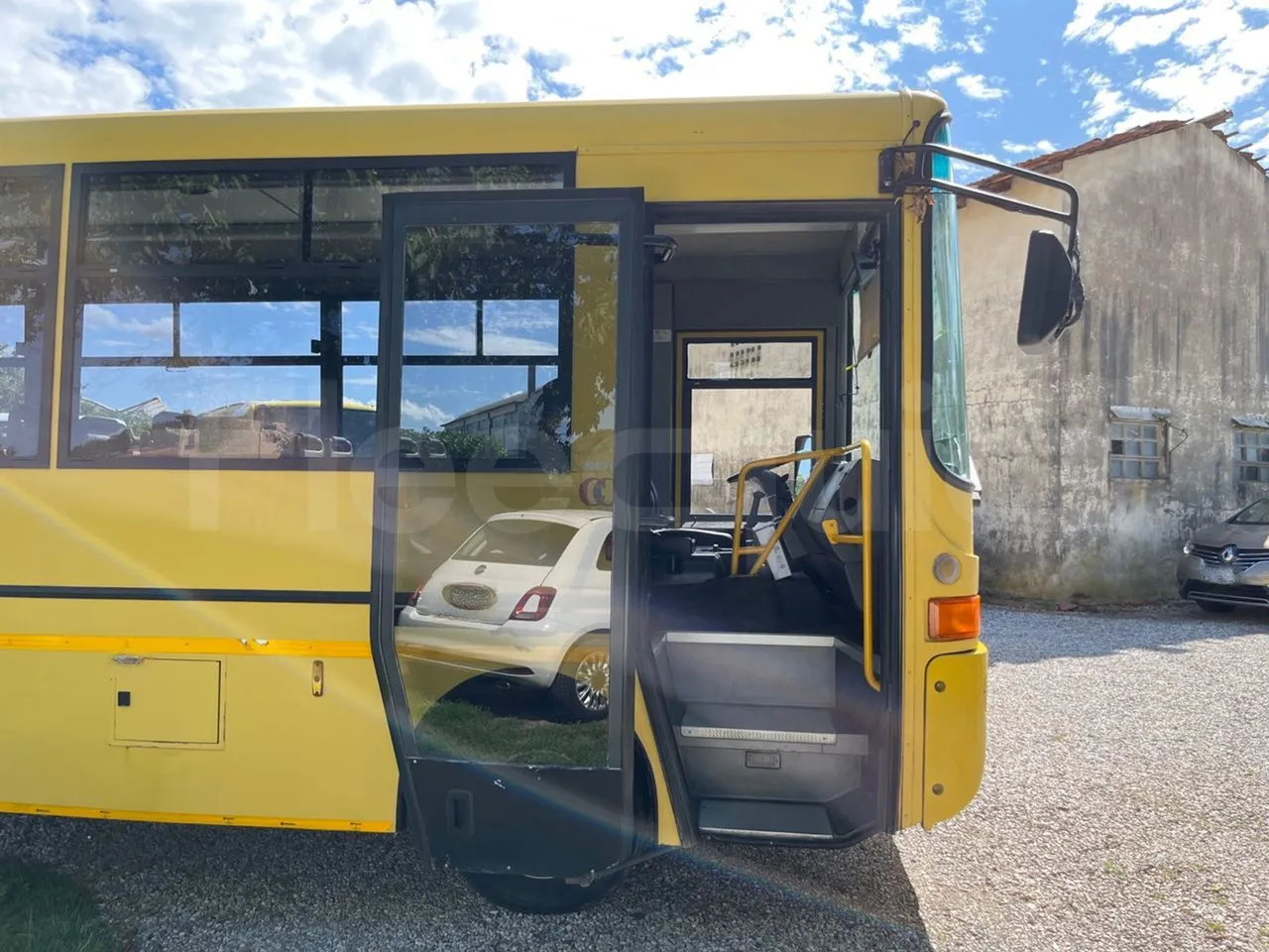 Iveco Cacciamali C5057 -EUR3 - 154kW-8.28m - front door 1 open