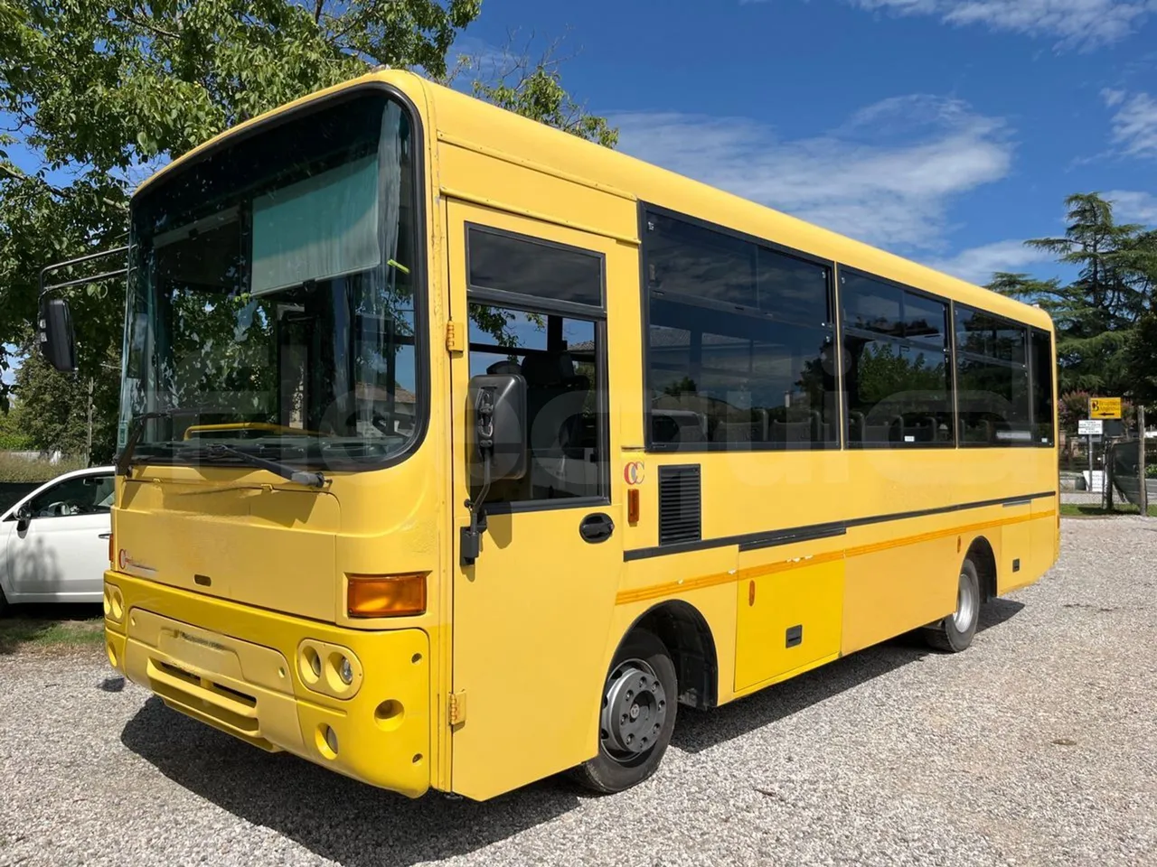 Iveco Cacciamali C5057 -EUR3 - 154kW-8.28m - 3/4 front left (mandatory for bus to scrap)