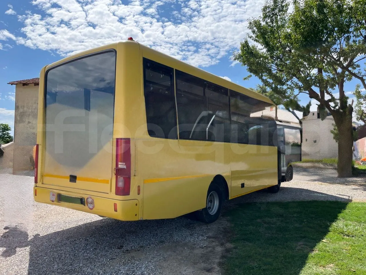 Iveco Cacciamali C5057 -EUR3 - 154kW-8.28m - 3/4 right rear doors closed