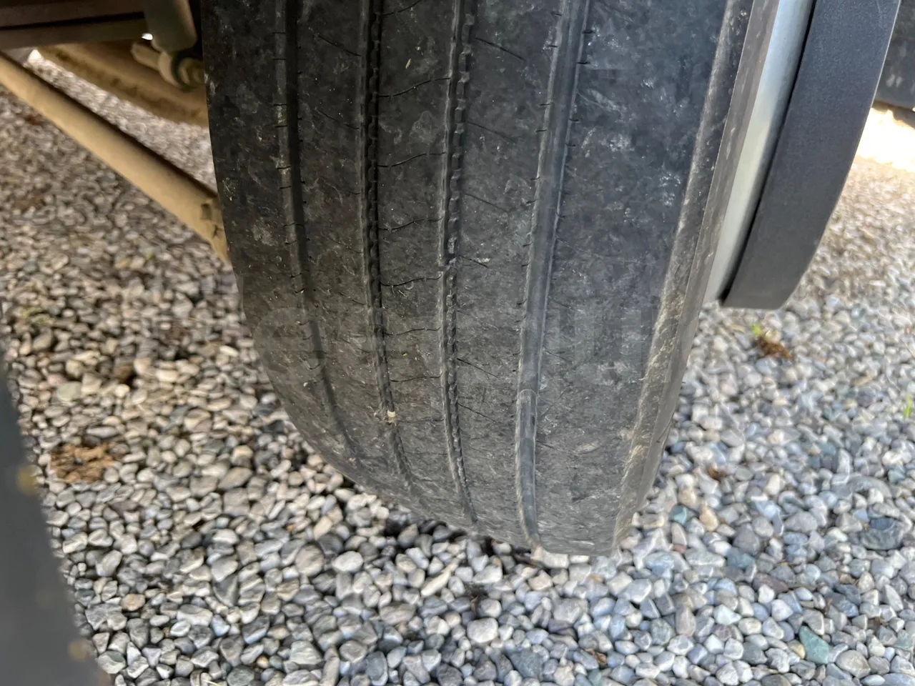 Iveco Cacciamali C5057 -EUR3 - 154kW-8.28m - tread condition front tires right
