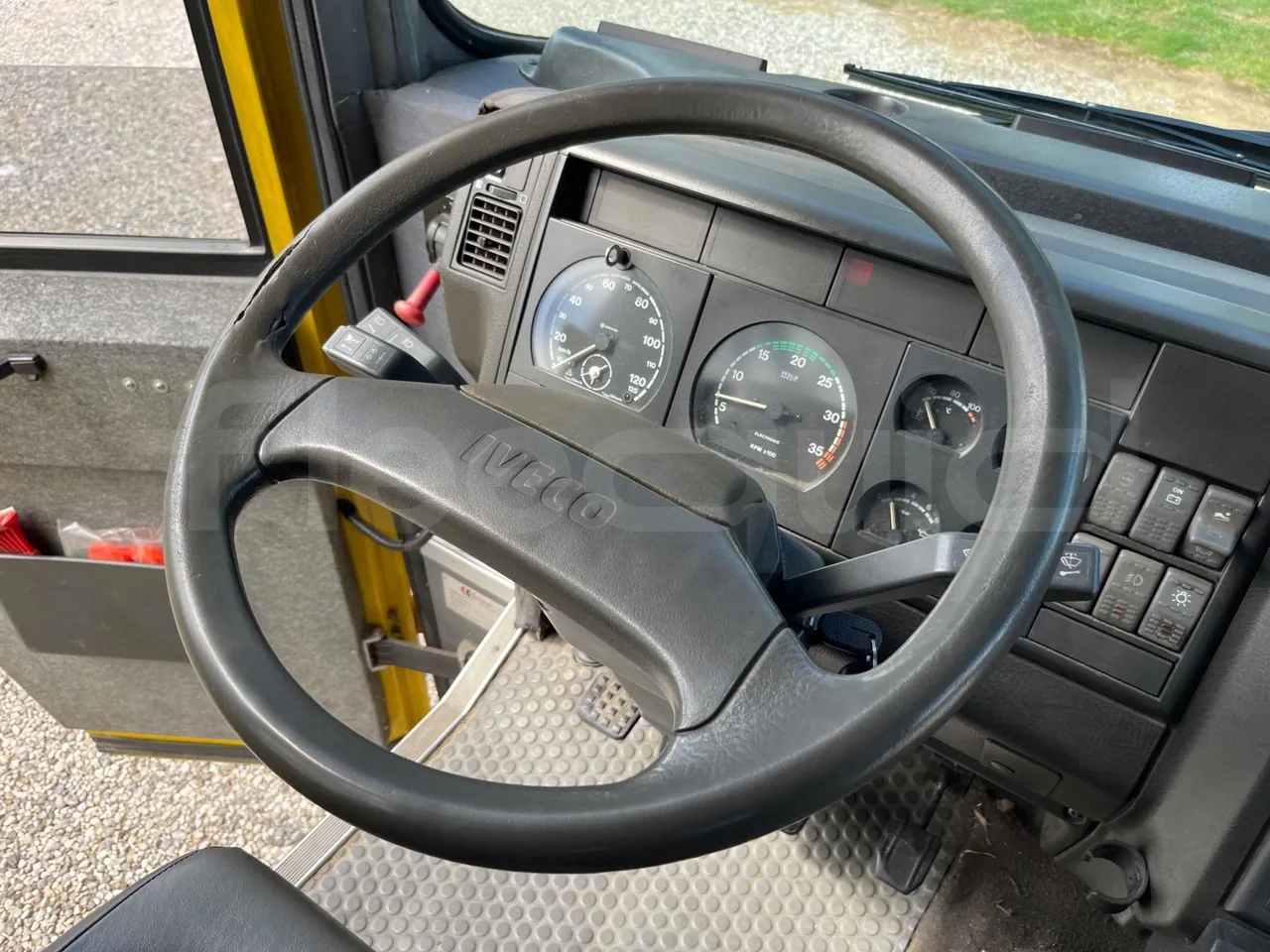 Iveco Cacciamali C5057 -EUR3 - 154kW-8.28m - steering wheel photo
