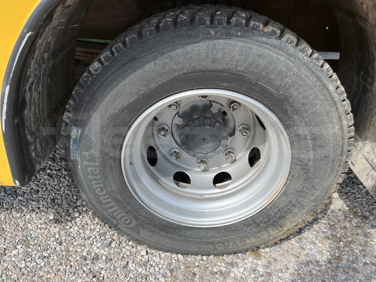 Iveco Cacciamali C5057 -EUR3 - 154kW-8.28m - rear left tire photo