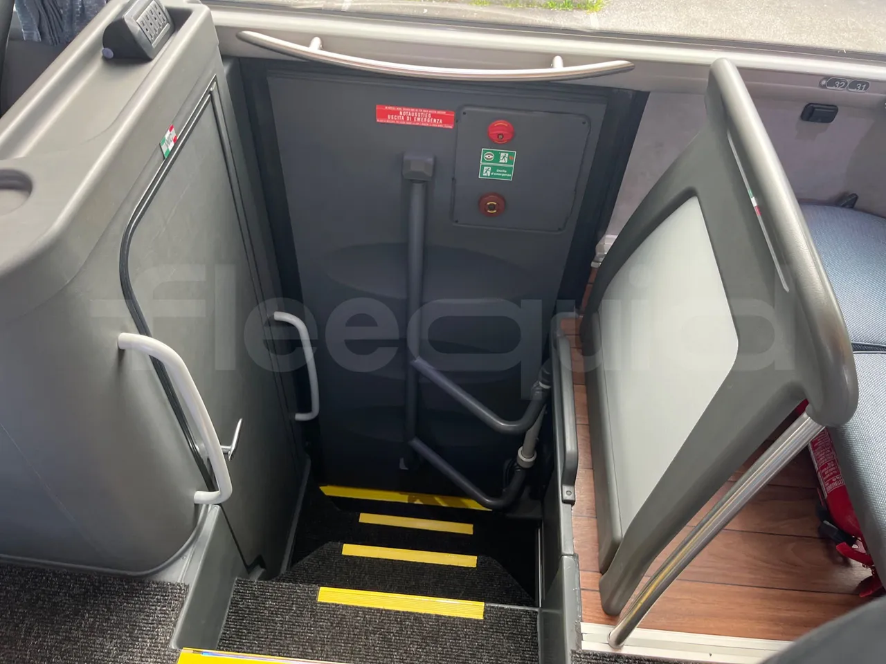 Man Lion's Coach R 07 - Euro 6 - 324 kW - 12 mt - jack and driver keys