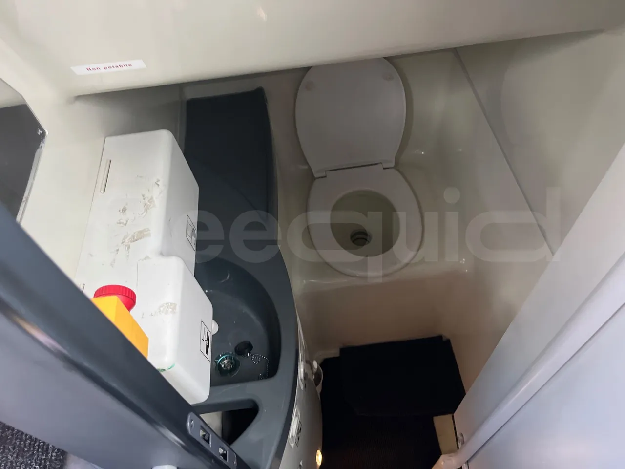 Man Lion's Coach R 07 - Euro 6 - 324 kW - 12 mt - toilette accessories photo