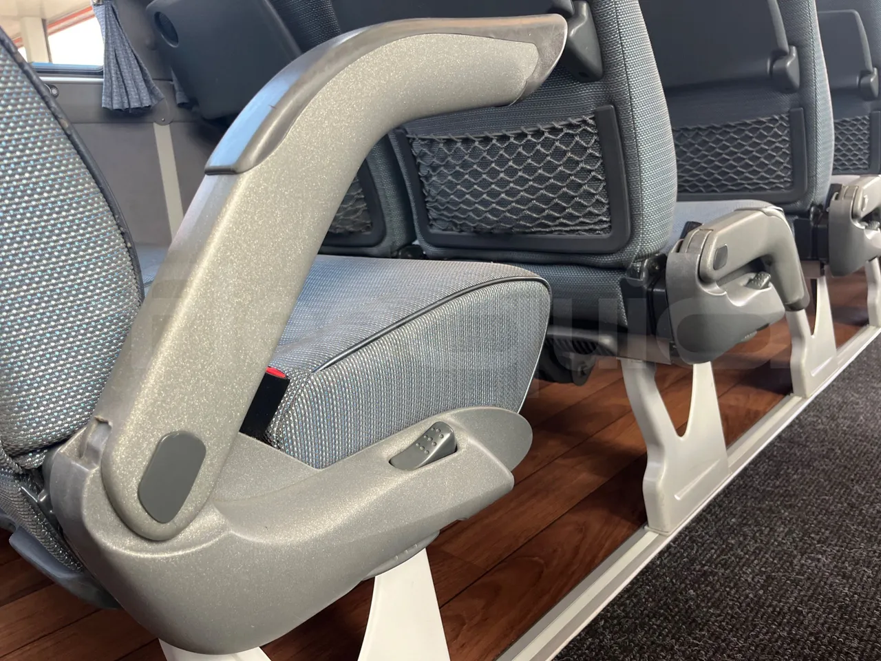 Man Lion's Coach R 07 - Euro 6 - 324 kW - 12 mt - armrest detail photo