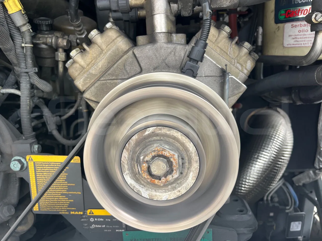 Man Lion's Coach R 07 - Euro 6 - 324 kW - 12 mt - air conditioning compressor