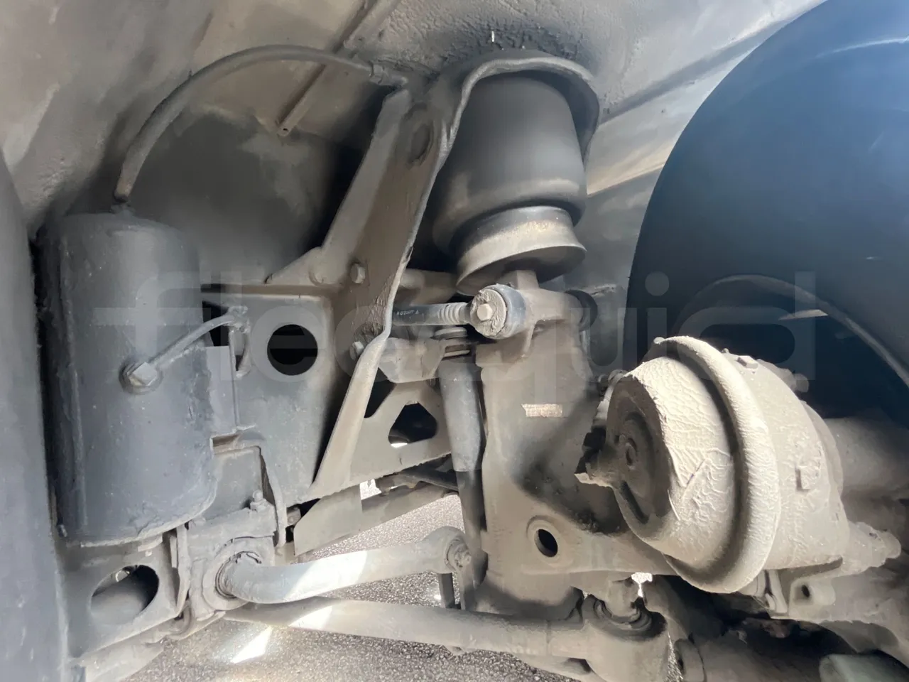 Man Lion's Coach R 07 - Euro 6 - 324 kW - 12 mt - front air springs left