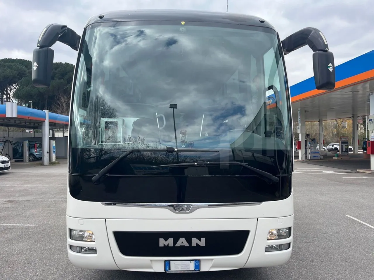 Man Lion's Coach R 07 - Euro 6 - 324 kW - 12 mt - front photo