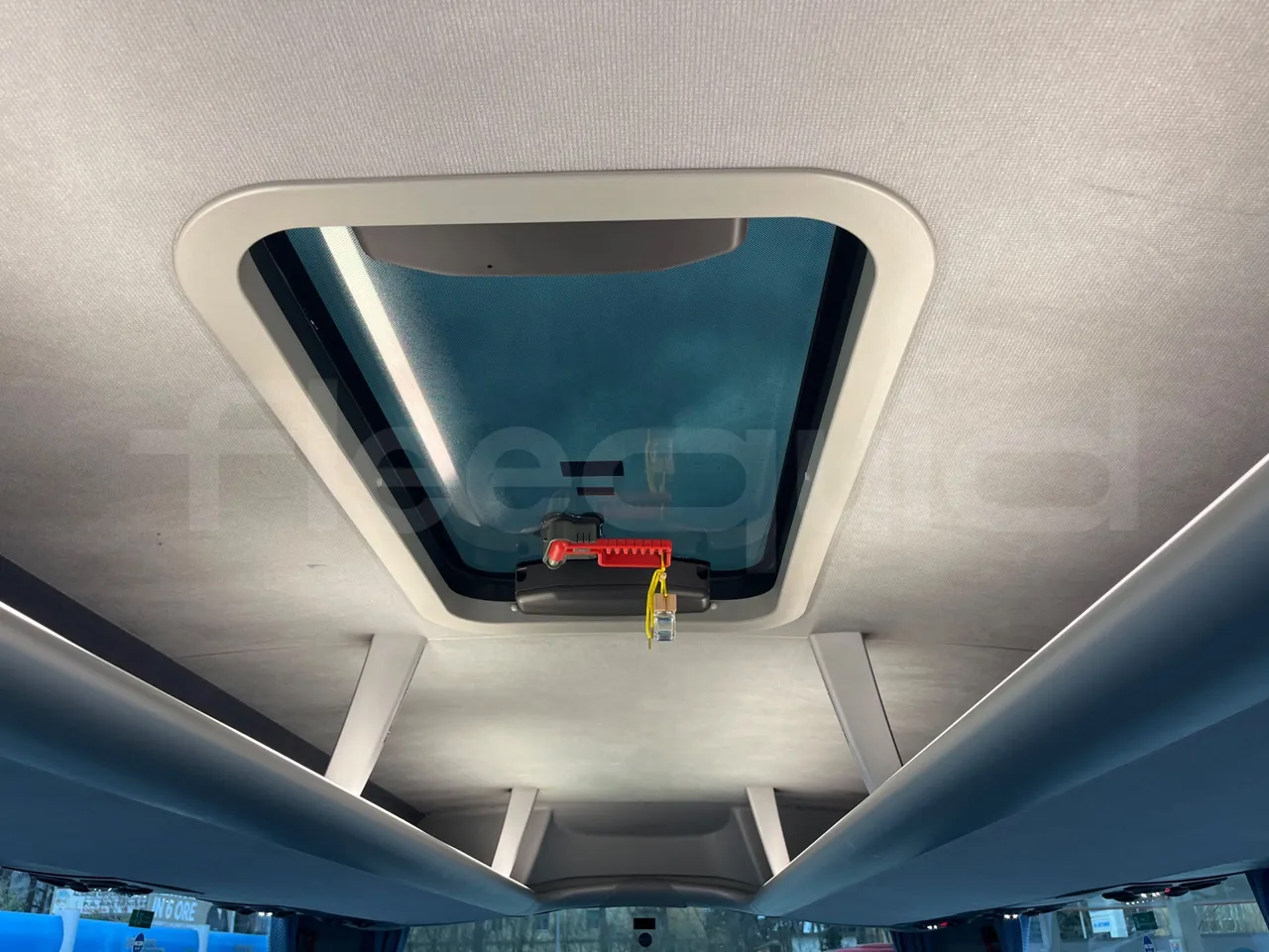 Man Lion's Coach R 07 - Euro 6 - 324 kW - 12 mt - roof hatch 1