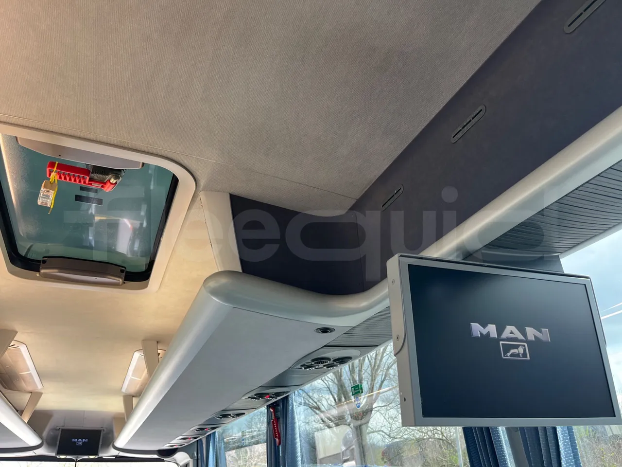 Man Lion's Coach R 07 - Euro 6 - 324 kW - 12 mt - monitor detail photo