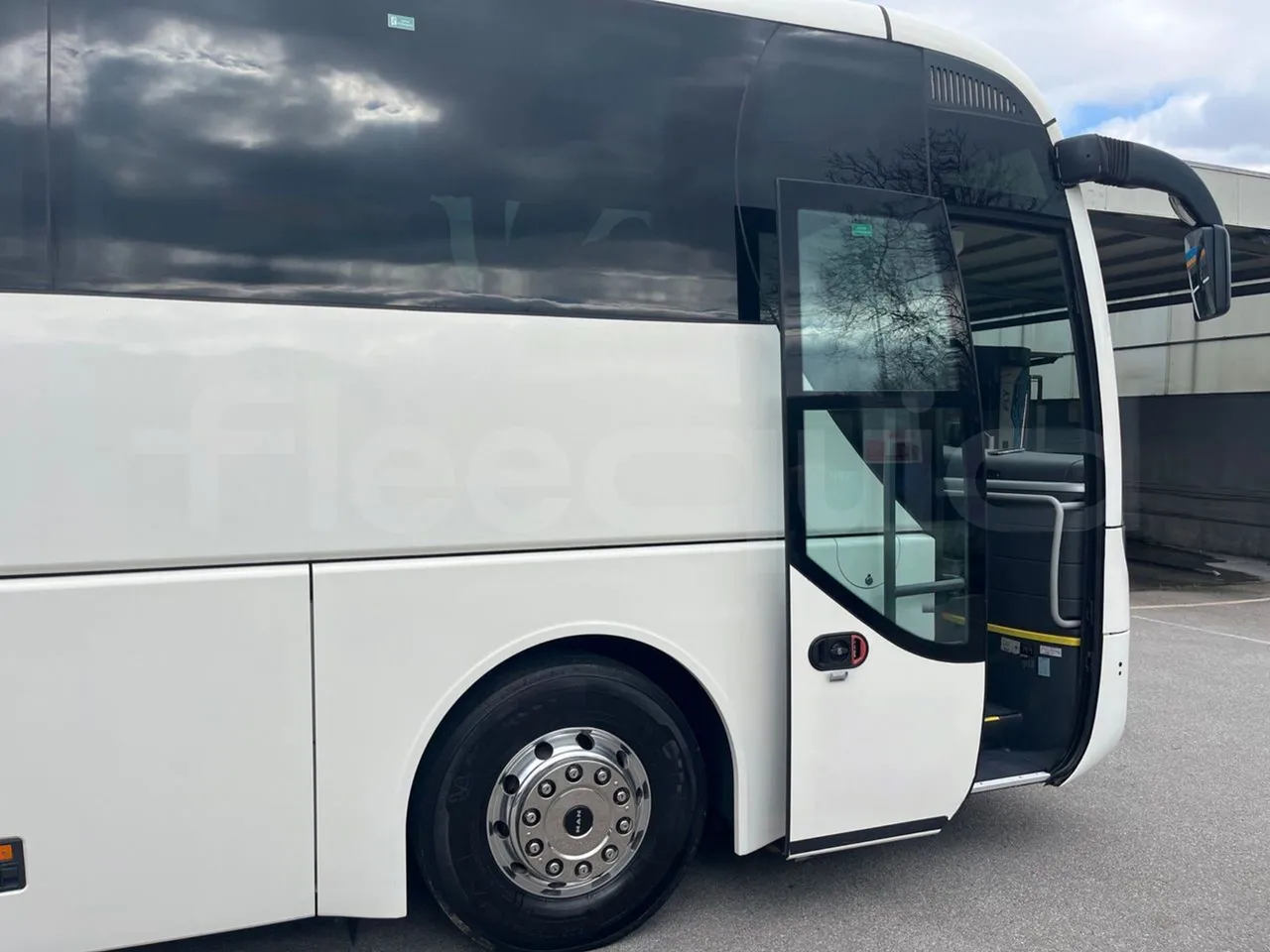 Man Lion's Coach R 07 - Euro 6 - 324 kW - 12 mt - platform open photo