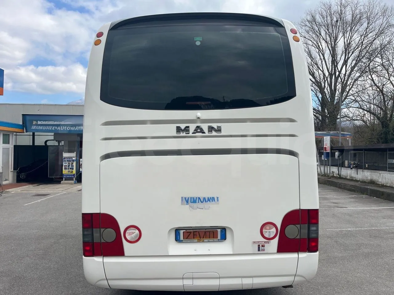 Man Lion's Coach R 07 - Euro 6 - 324 kW - 12 mt - rear hatch closed