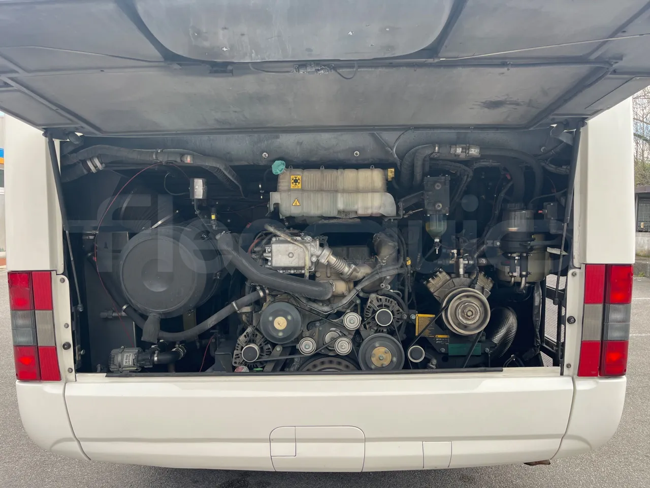 Man Lion's Coach R 07 - Euro 6 - 324 kW - 12 mt - rear hatch open