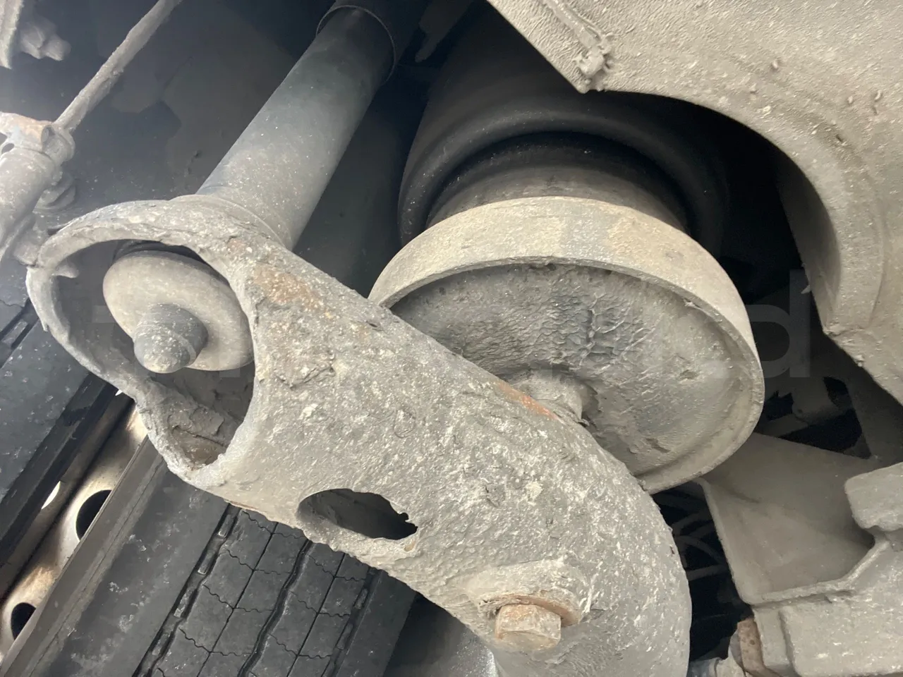 Man Lion's Coach R 07 - Euro 6 - 324 kW - 12 mt - axle 2 shock absorbers 2 left