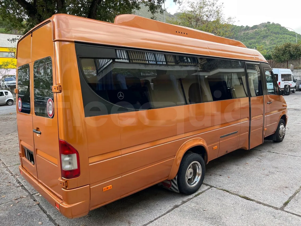 Mercedes-Benz Sprinter AGMB 416CDI/ Euro 3 - 115kW - 6.995 Mt - 3/4 right rear doors closed