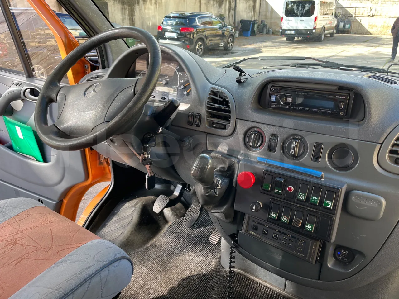 Mercedes-Benz Sprinter AGMB 416CDI/ Euro 3 - 115kW - 6.995 Mt - radio accessories photo